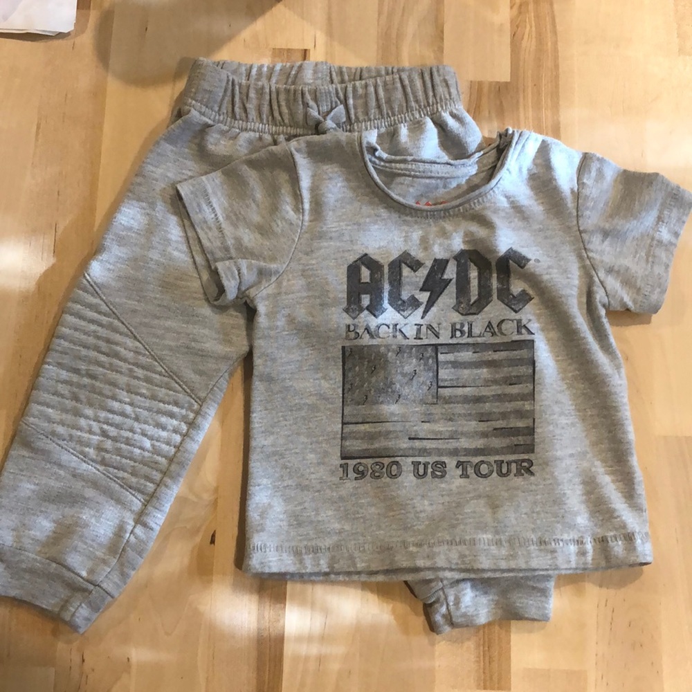 AC⚡️DC outfit